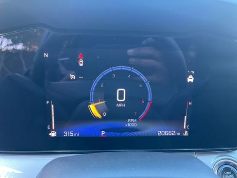 Used 2025 Chevrolet Trax LT image 38