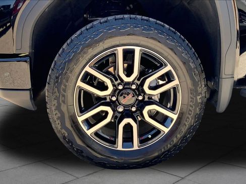 Used 2026 GMC Sierra 1500 AT4 w/ AT4 Premium Package AWD/4WD image 11