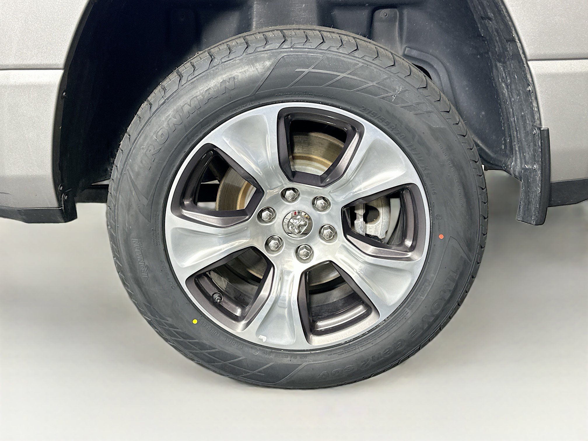 Used 2024 RAM 1500 Laramie AWD/4WD image 11