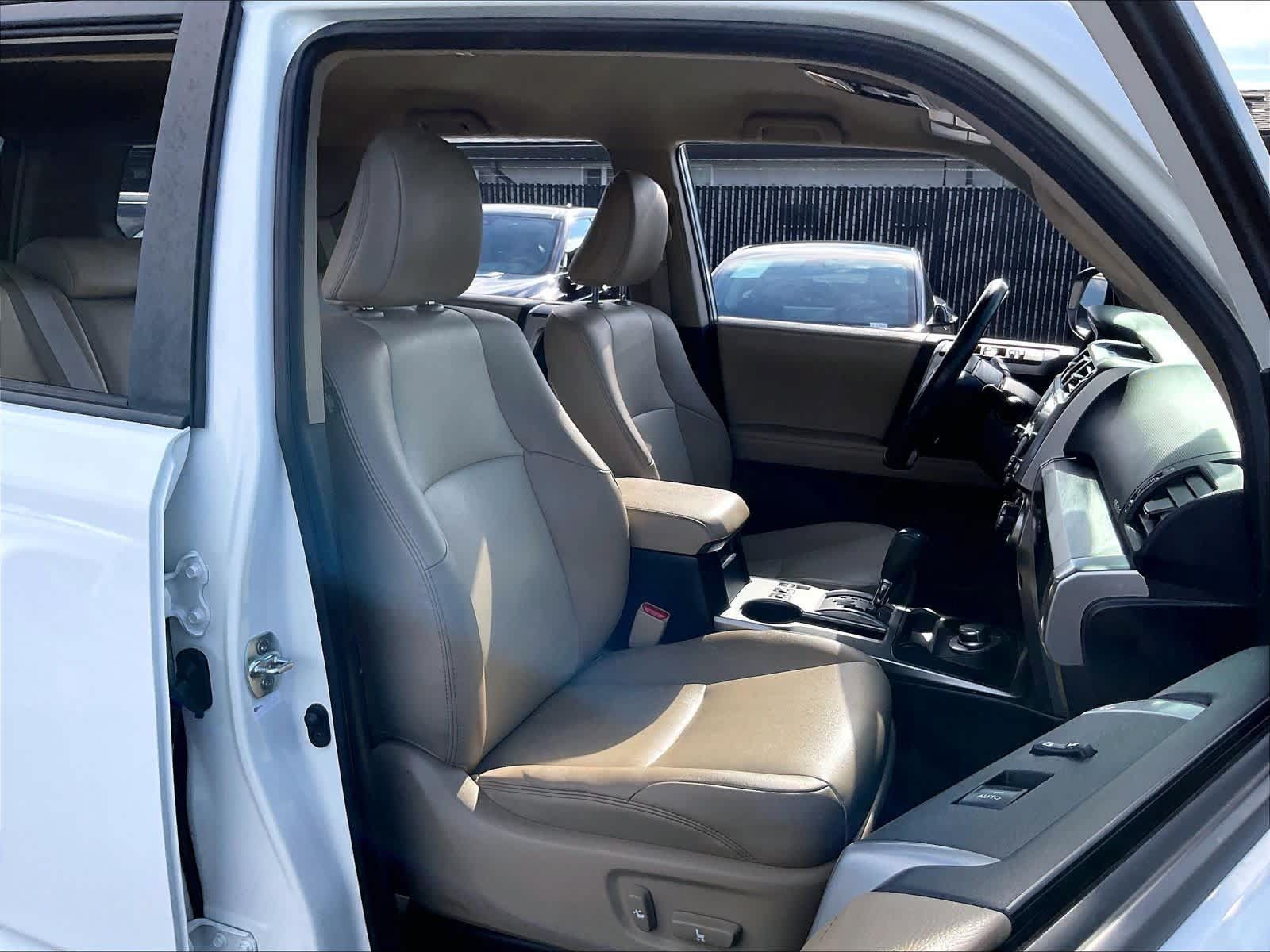 Used 2023 Toyota 4Runner SR5 Premium w/ SR5 Premium Package AWD/4WD image 9