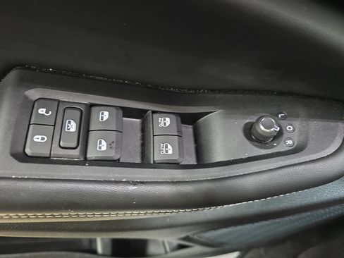 Used 2023 Jeep Grand Cherokee Altitude AWD/4WD image 25