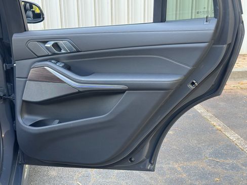 Used 2023 BMW X7 xDrive40i w/ M Sport Package AWD/4WD image 55
