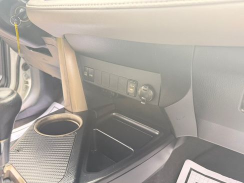 Used 2015 Toyota RAV4 XLE FWD image 29