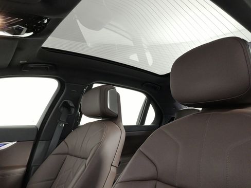 Used 2023 BMW 760i xDrive w/ Executive Package image 35