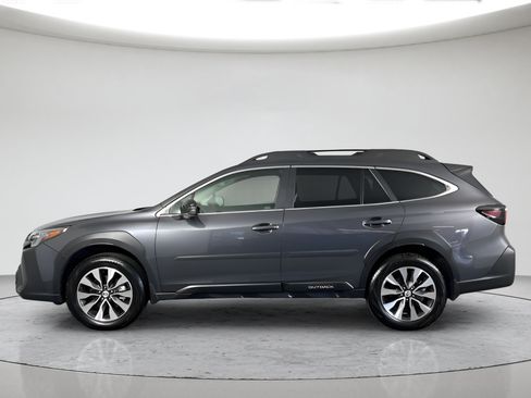 Used 2025 Subaru Outback Limited AWD/4WD image 6