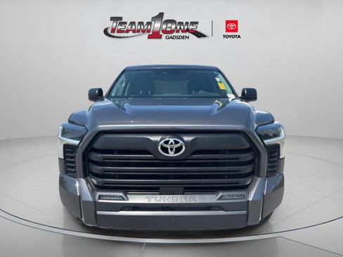 Used 2022 Toyota Tundra SR5 w/ SR5 Convenience Package AWD/4WD image 2