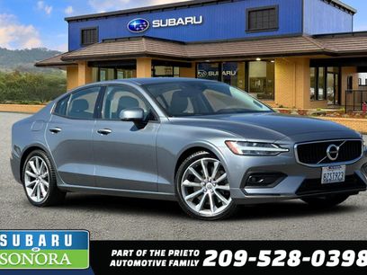 Used 2021 Volvo S60 T6 Momentum