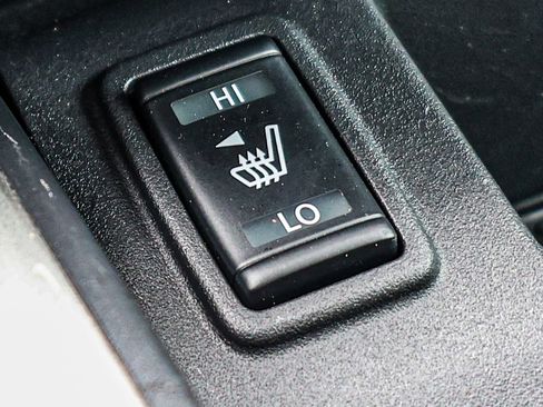 Used 2024 Nissan Titan SV w/ SV Convenience Package RWD image 33