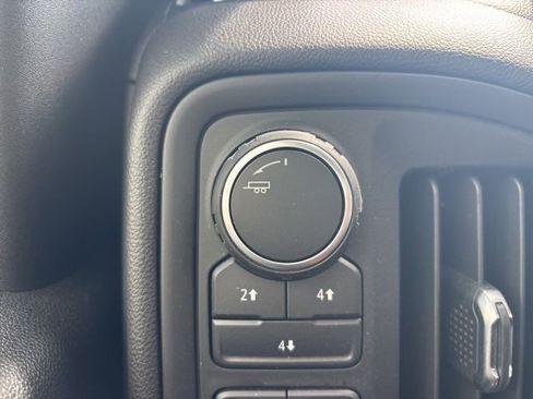 Used 2025 Chevrolet Silverado 2500 Custom w/ Custom Value Package image 32