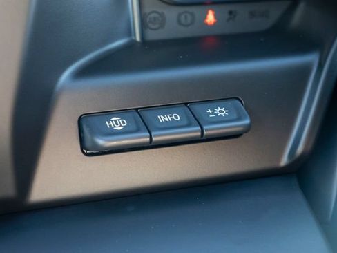 Certified 2025 GMC Sierra 1500 AT4 w/ AT4 Premium Package AWD/4WD image 43