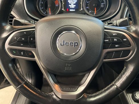 Used 2020 Jeep Cherokee Latitude Plus w/ Cold Weather Group image 14