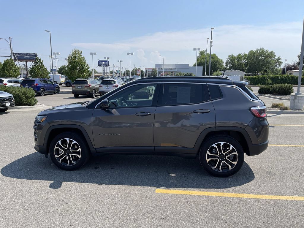 Used 2024 Jeep Compass Limited AWD/4WD image 4