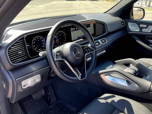 Used 2025 Mercedes-Benz GLE 350 4MATIC image 11