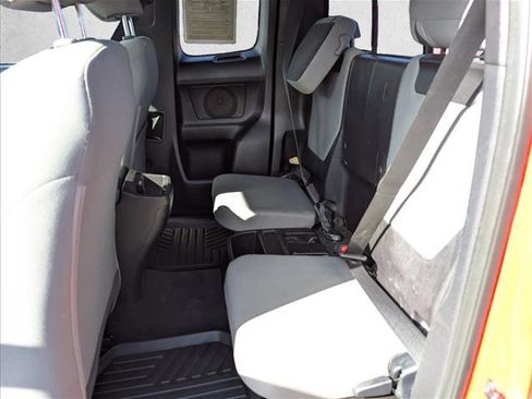 Used 2016 Toyota Tacoma SR5 image 17