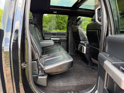 Used 2018 Ford F150 Platinum w/ Equipment Group 701A Luxury AWD/4WD image 27