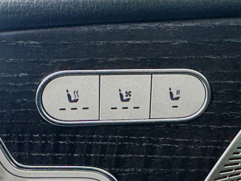 Used 2023 Mercedes-Benz GLS 580 4MATIC image 19