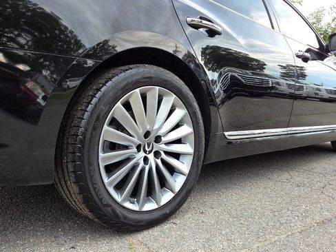 Used 2015 Hyundai Equus Signature RWD image 18