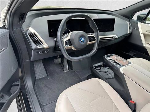 Used 2024 BMW iX xDrive50 w/ Premium Package AWD/4WD image 10
