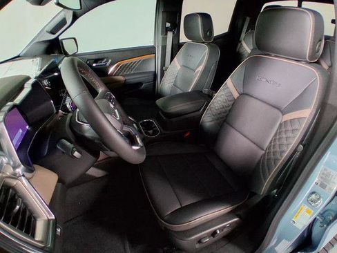 New 2026 GMC Canyon Denali image 10