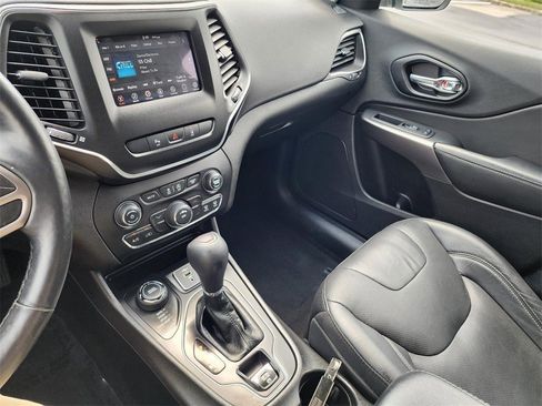 Used 2021 Jeep Cherokee Latitude Lux image 25