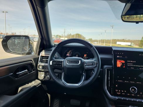 New 2026 GMC Yukon Denali w/ Denali Reserve Package image 11