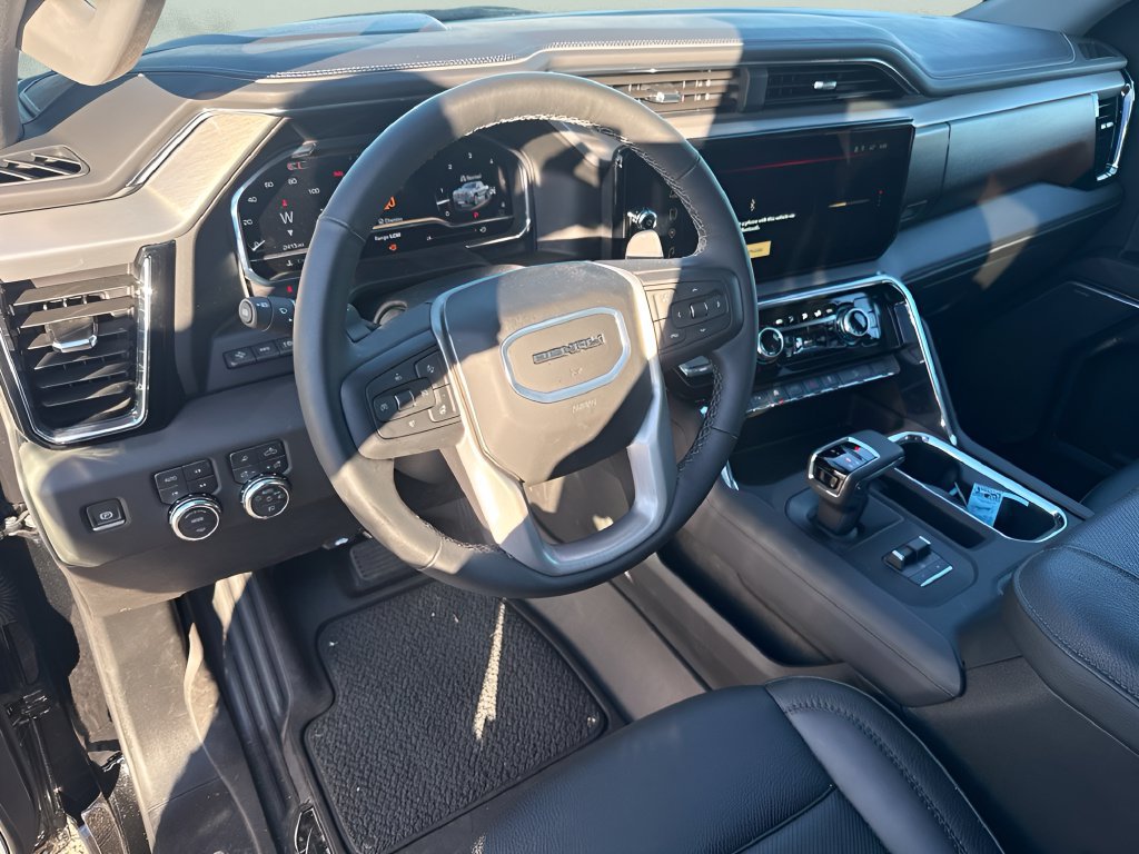Used 2025 GMC Sierra 1500 Denali w/ Denali Reserve Package AWD/4WD image 11