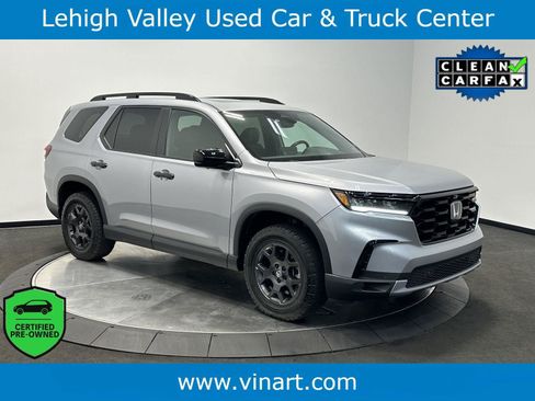 Certified 2025 Honda Pilot TrailSport image 1