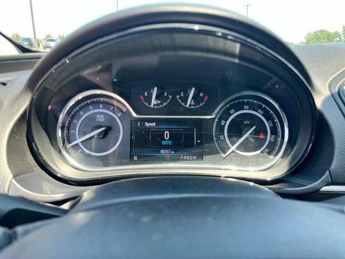 Used 2017 Buick Regal Sport Touring FWD image 7
