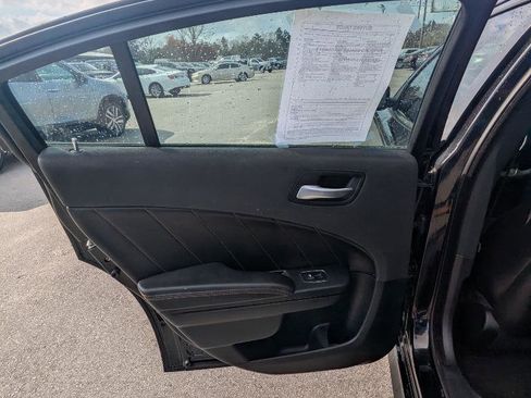 Used 2018 Dodge Charger R/T image 12