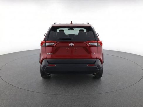 Used 2020 Toyota RAV4 LE FWD image 6