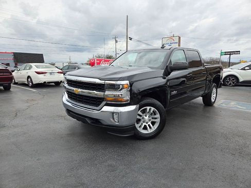 Used 2018 Chevrolet Silverado 1500 LT w/ Texas Edition image 2