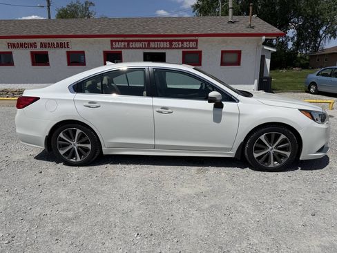 Used 2016 Subaru Legacy 2.5i Limited AWD/4WD image 2