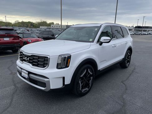 Used 2023 Kia Telluride S w/ S Sunroof Package AWD/4WD image 3