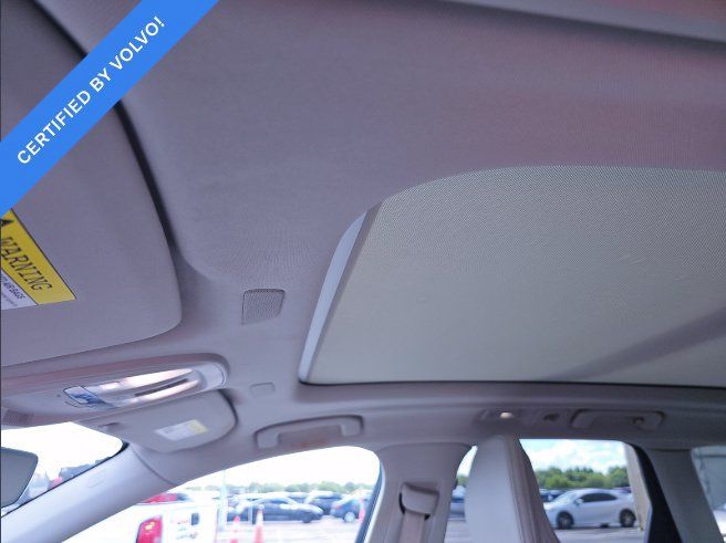 Used 2023 Volvo XC60 B5 Ultimate w/ Protection Package Premier FWD image 7