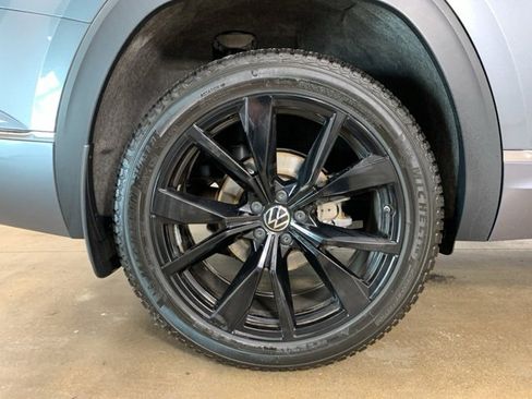 Used 2024 Volkswagen Atlas SEL Premium R-Line image 42