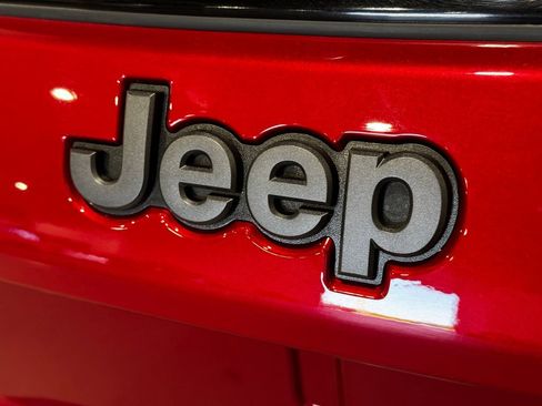Used 2025 Jeep Compass Trailhawk AWD/4WD image 34