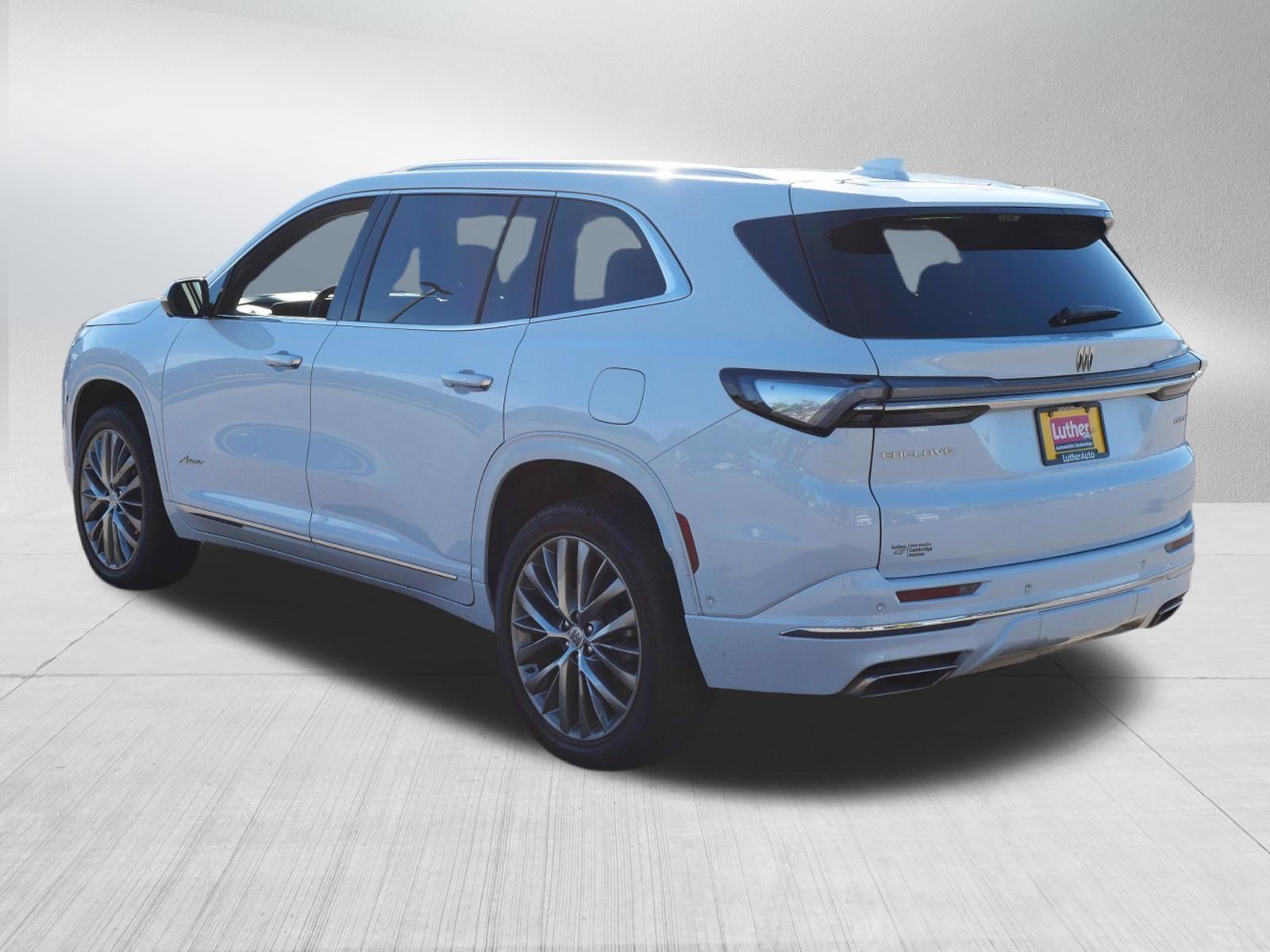 Used 2026 Buick Enclave Avenir w/ Super Cruise Package FWD image 5