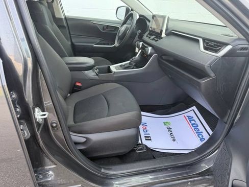 Used 2025 Toyota RAV4 LE AWD/4WD image 15