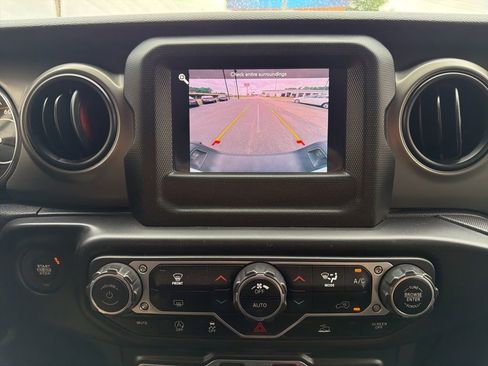 Used 2022 Jeep Gladiator Sport AWD/4WD image 35