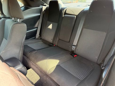 Used 2016 Dodge Challenger SXT RWD image 38
