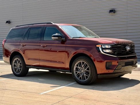 New 2027 Ford Expedition Platinum w/ Stealth Appearance Package AWD/4WD image 1