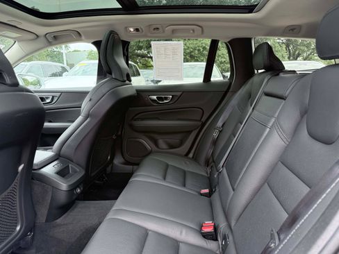 Used 2020 Volvo V60 T5 Cross Country AWD/4WD image 15