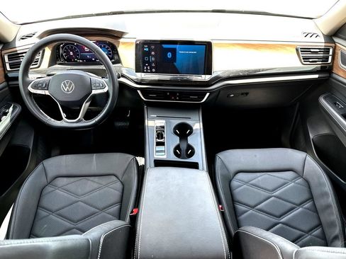 Used 2026 Volkswagen Atlas SE FWD image 31