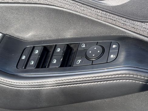 Used 2023 Nissan Rogue SV FWD image 19