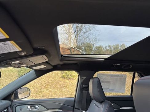 New 2026 Ford Explorer ST-Line w/ ST-Line Street Pack image 14