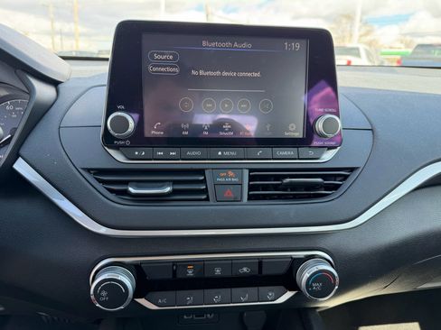 Used 2025 Nissan Altima 2.5 S image 21