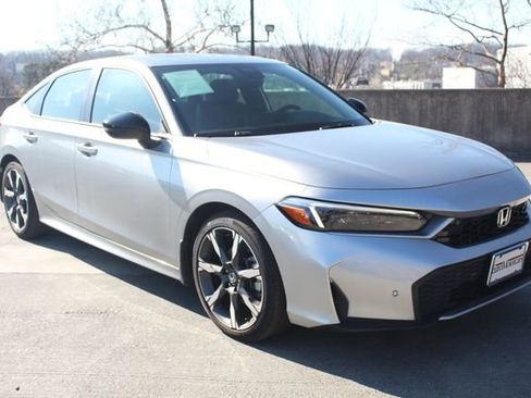 Used 2025 Honda Civic Sport Touring image 1