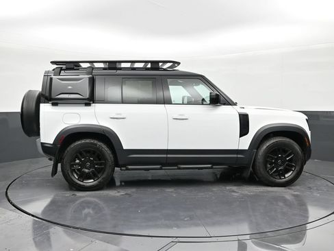 Used 2023 Land Rover Defender 110 S AWD/4WD image 4