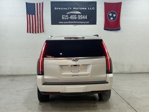 Used 2018 Cadillac Escalade Platinum AWD/4WD image 5