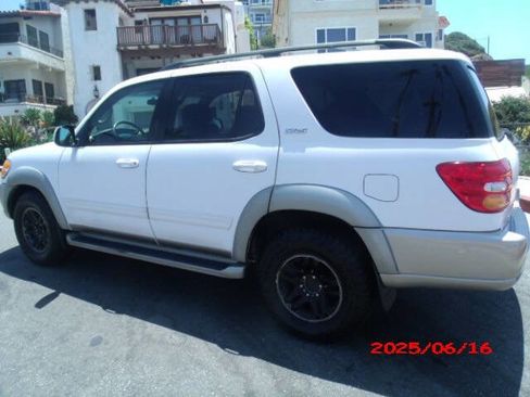 Used 2003 Toyota Sequoia SR5 image 4